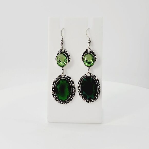 Green Quartz Peridot Handmade Drop Dangle Earrings Jewelry 2.24" - Picture 1 of 6
